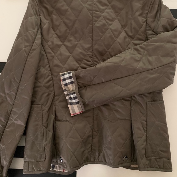 (New) Burberry Quilted Jacket - Picture 3 of 5